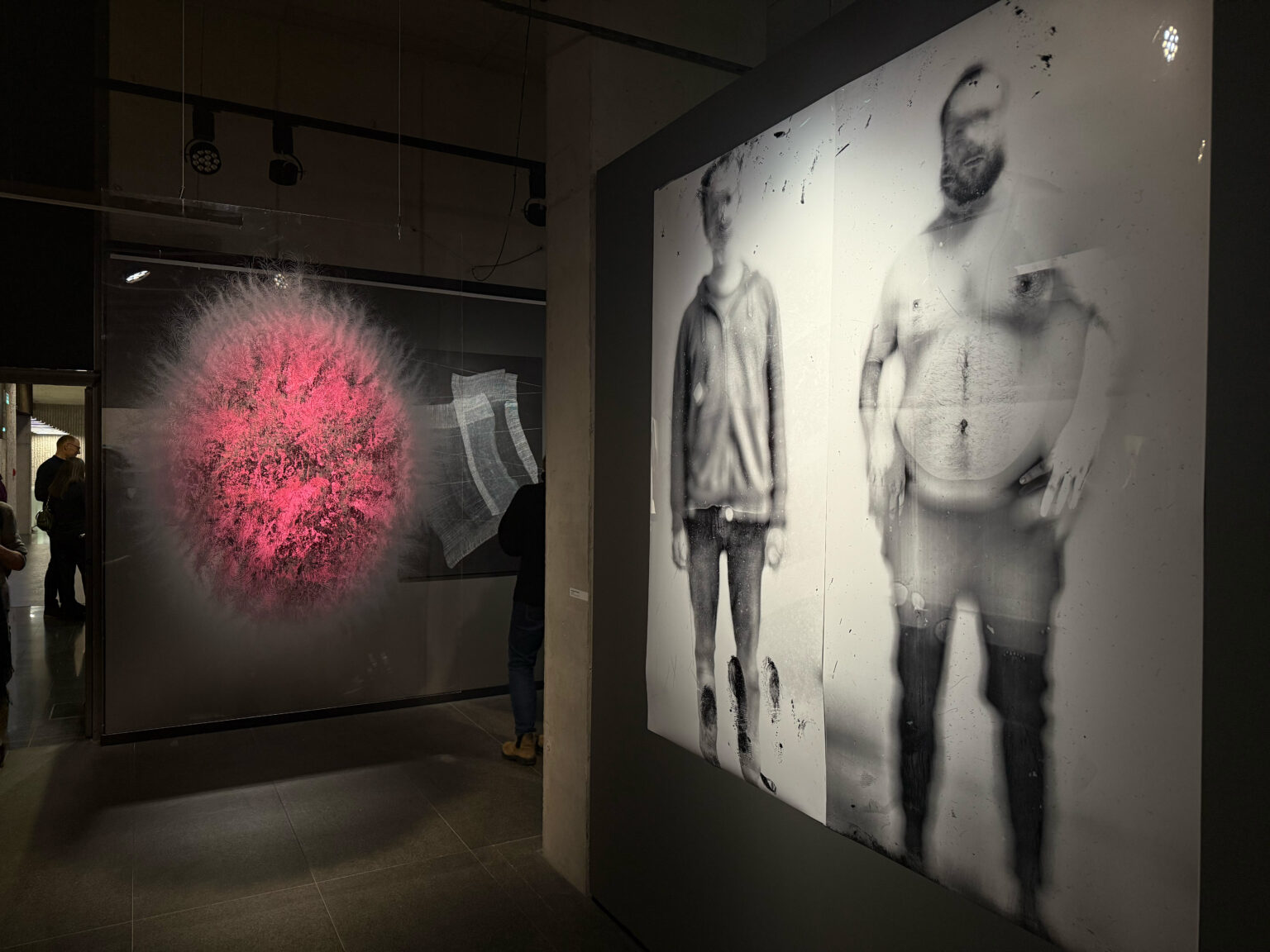 Widok wystawy – 29. Międzynarodowy Wschodni Salon Sztuki w Lublinie.